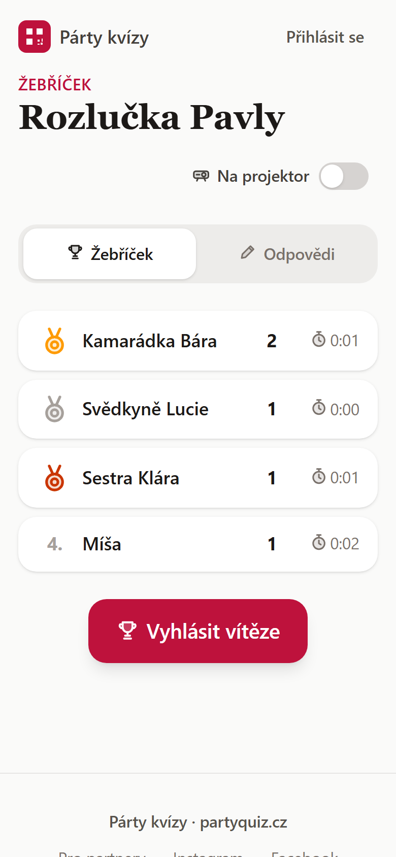 V telefonu každého hosta