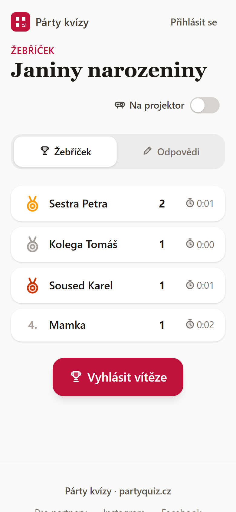 V telefonu každého hosta