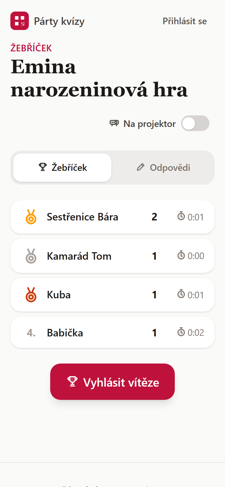 V telefonu každého hosta